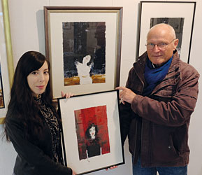Yanine Esquivel und Horst-Rainer Judith in der Bürgergalerie.